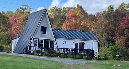 Una casa de campo ubicada en un entorno de postal perfecto ~ ¡Acepta mascotas y está limpio!