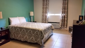 2 Schlafzimmer, BĂŒgeleisen/BĂŒgelbrett, kostenloses WLAN, BettwĂ€sche