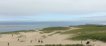 Chatham Village - Lovely 2 bedroom apartment in the antique home