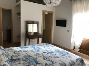 4 chambres, fer et planche à repasser, Wi-Fi, draps fournis