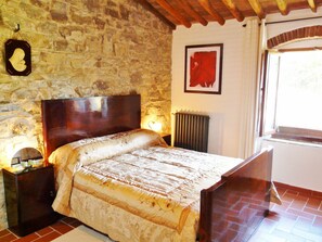 7 chambres, fer et planche à repasser, accès Internet, draps fournis