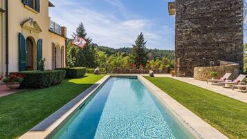 Piscina externa, piscina aquecida