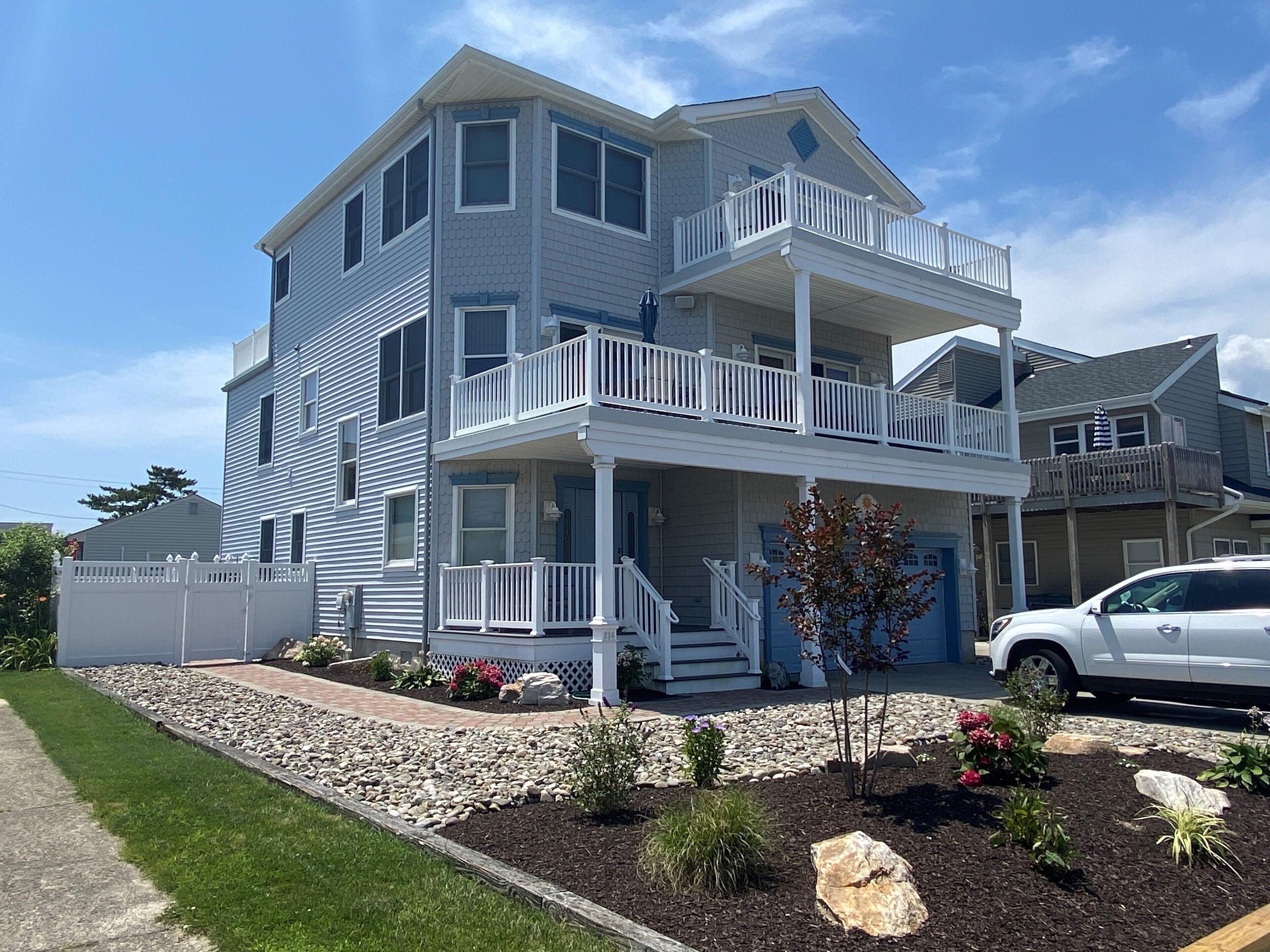 Beautiful 5 BR /4 BA Beach Home W/ Pool-150 Yards to Beach!