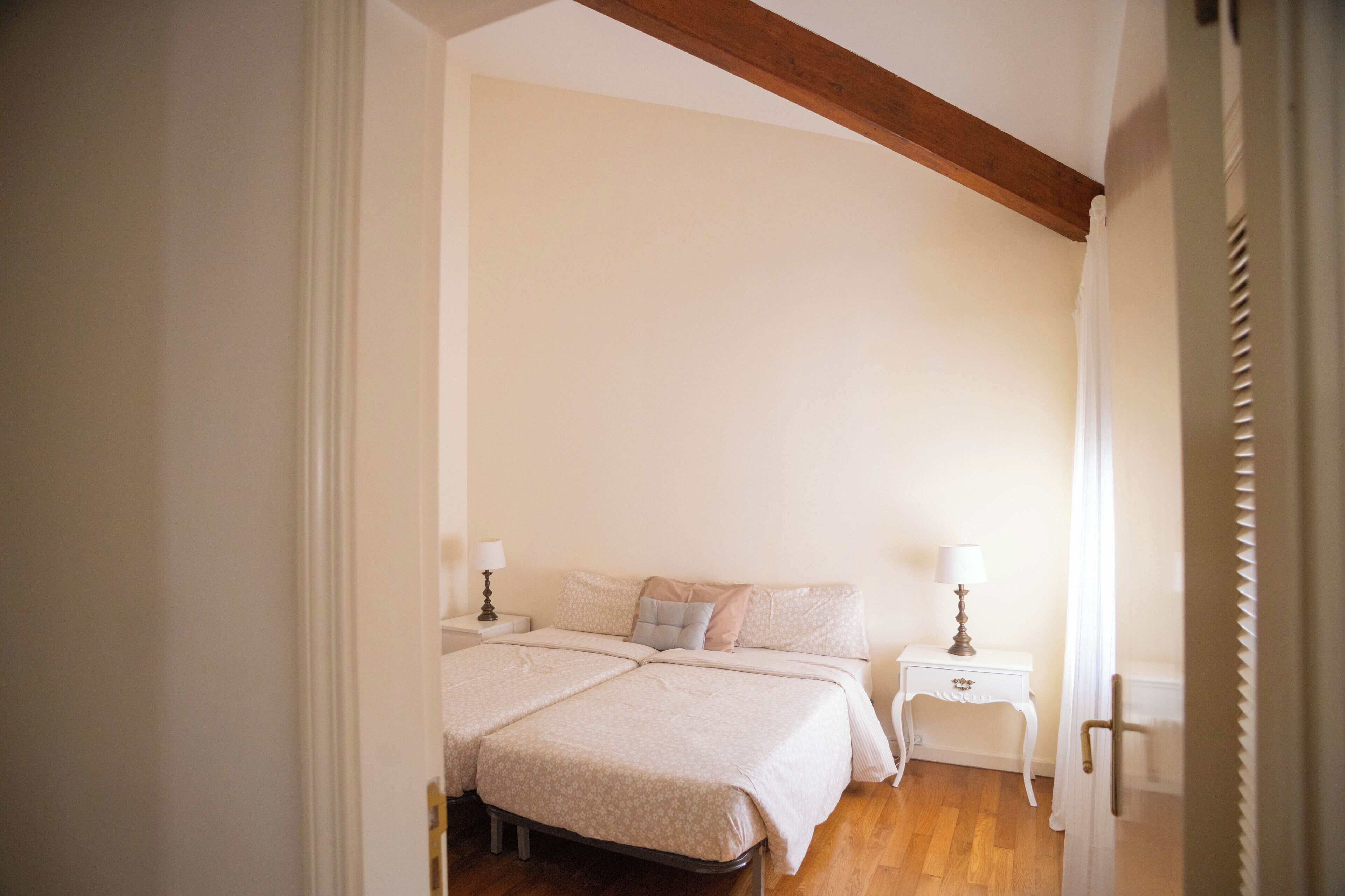 5 Schlafzimmer, Bügeleisen/Bügelbrett, kostenloses WLAN, Bettwäsche