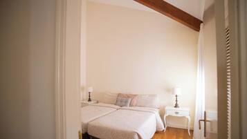 5 Schlafzimmer, Bügeleisen/Bügelbrett, kostenloses WLAN, Bettwäsche