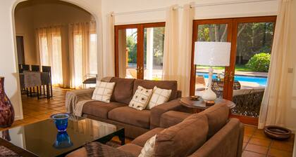 Luxury villa with pool close to the beach