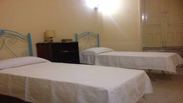 2 camere, ferro/asse da stiro, Wi-Fi gratuito, lenzuola