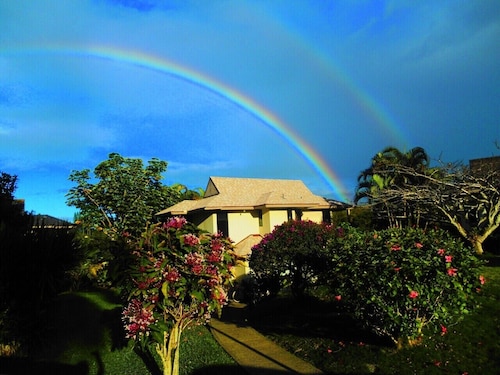  Villa  in Paradise !Mountain Views, Ocean and golf course just  steps away