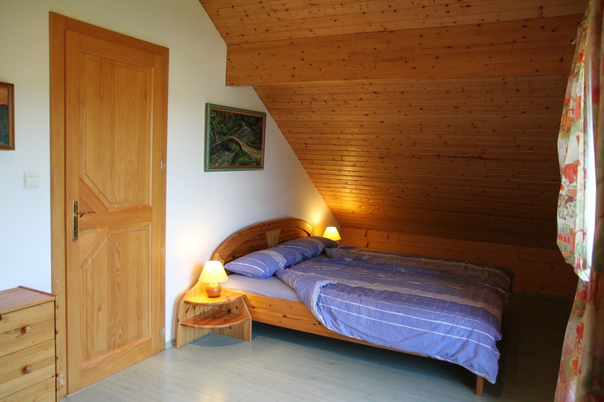 3 bedrooms, iron/ironing board, travel crib, free WiFi