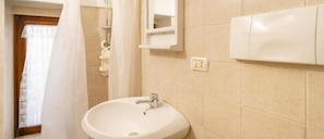 Hair dryer, towels - One Bedroom Apartment (Ostuni)