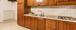 Fridge, stovetop, coffee/tea maker - One Bedroom Apartment (Ostuni)
