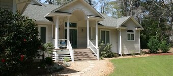 Beautiful Secluded Canalfront Home. Access to Private Beaches and Marina