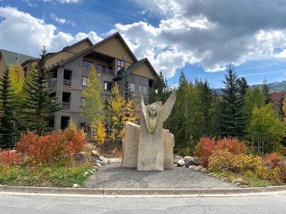 River Run Centerpoint-Cozy Modern Condo•Steps to Gondola•Ski School•Restaurants