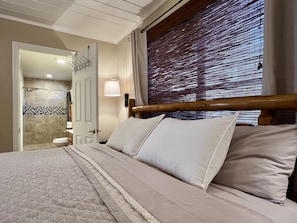 2 bedrooms, desk, iron/ironing board, travel cot