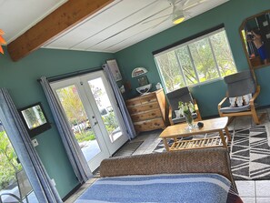 1 quarto, escrivaninha, Wi-Fi de cortesia, roupa de cama