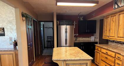 5-bedroom vacation home Mead,Co. /Easily access I-25 DenverBoulderFtCollinsEstes