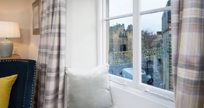Castle Retreat, luxury 1-bed apartment right opposite Alnwick Castle