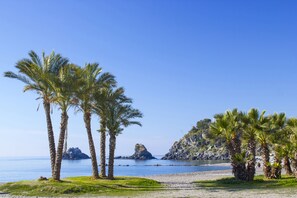 Beach nearby - CENTRAL Almuñecar, BEACH is 2 minutes walk. (Almuñecar)