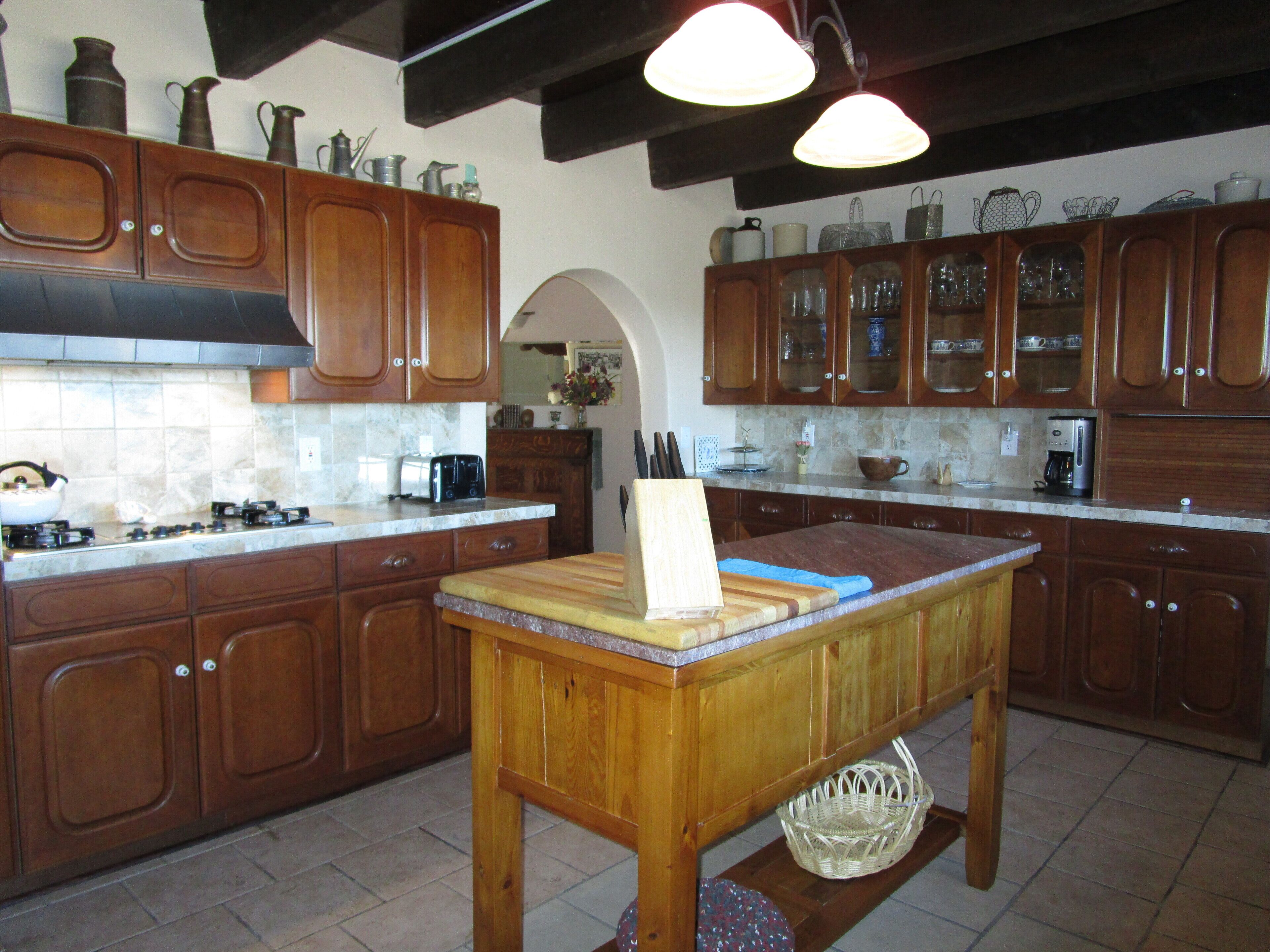 GREAT FOR SMALL GROUPS OR FAMILIES - ONLY 5 MILES TO PLAZA!