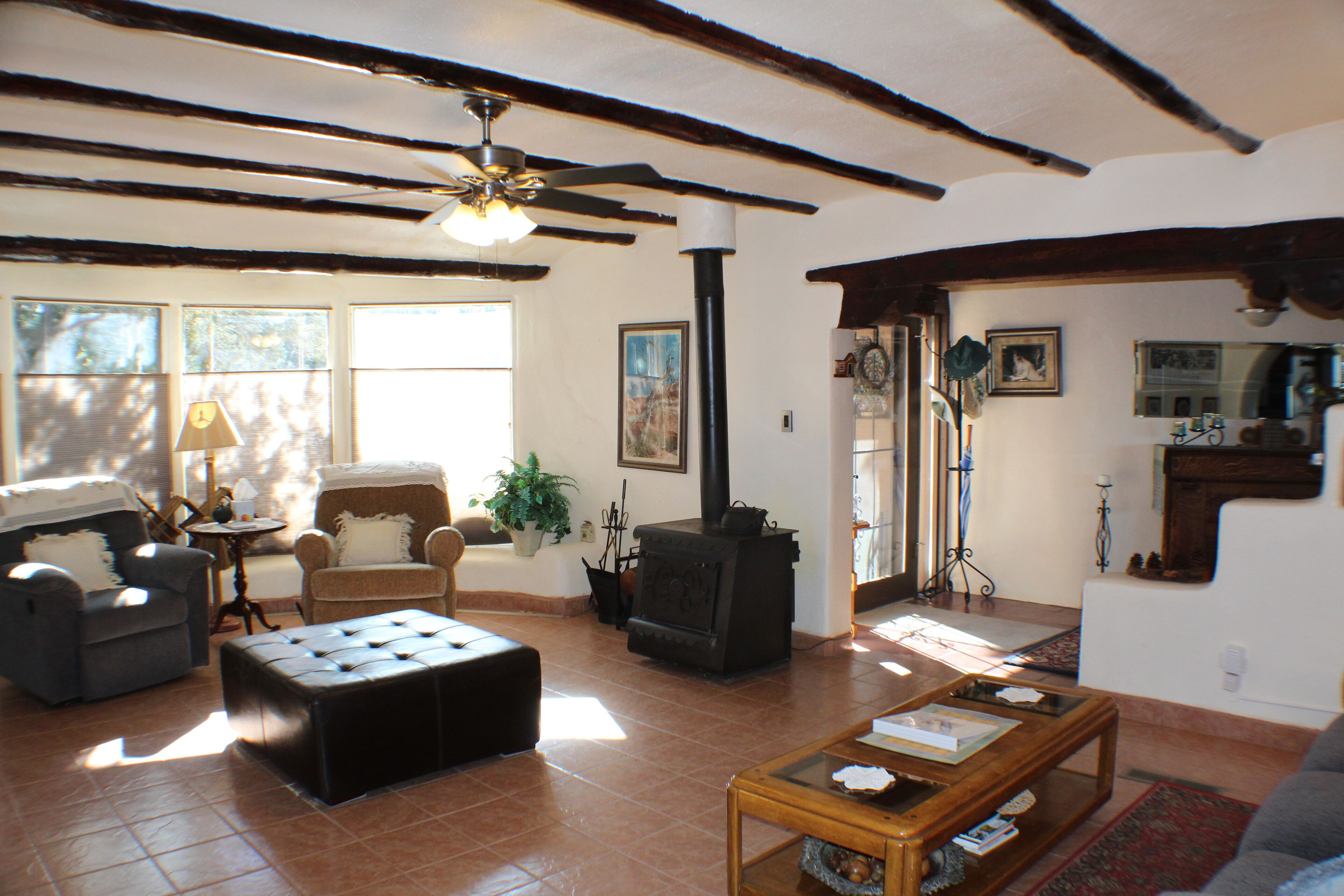 GREAT FOR SMALL GROUPS OR FAMILIES - ONLY 5 MILES TO PLAZA!