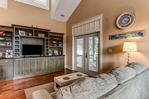 Smart TV, table football