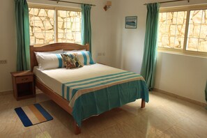 2 chambres, fer et planche à repasser, lit parapluie, Wi-Fi gratuit