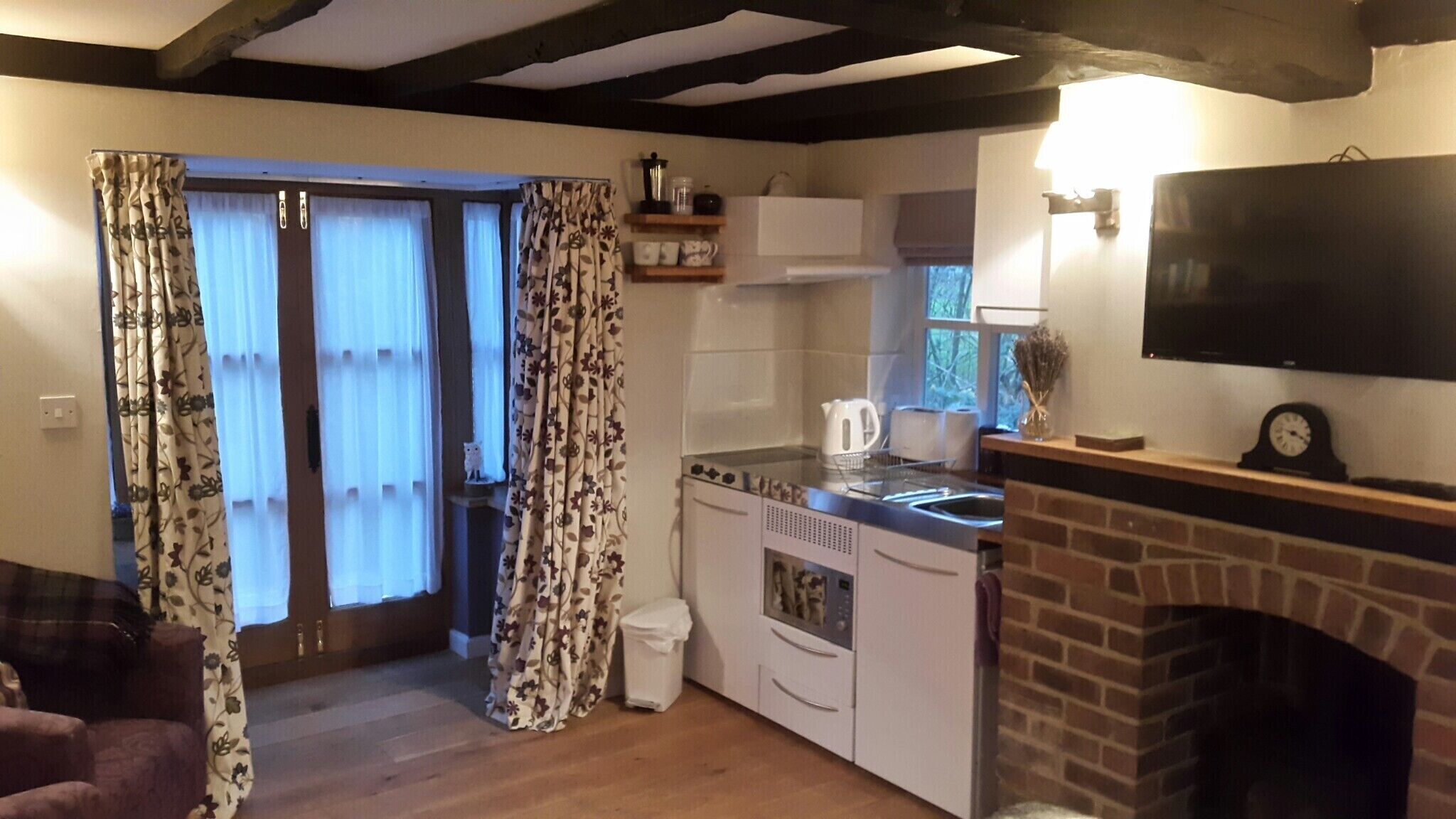 冰箱、微波炉、烤箱、炉灶