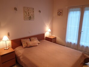 5 Schlafzimmer, Zimmersafe, Bügeleisen/Bügelbrett, WLAN