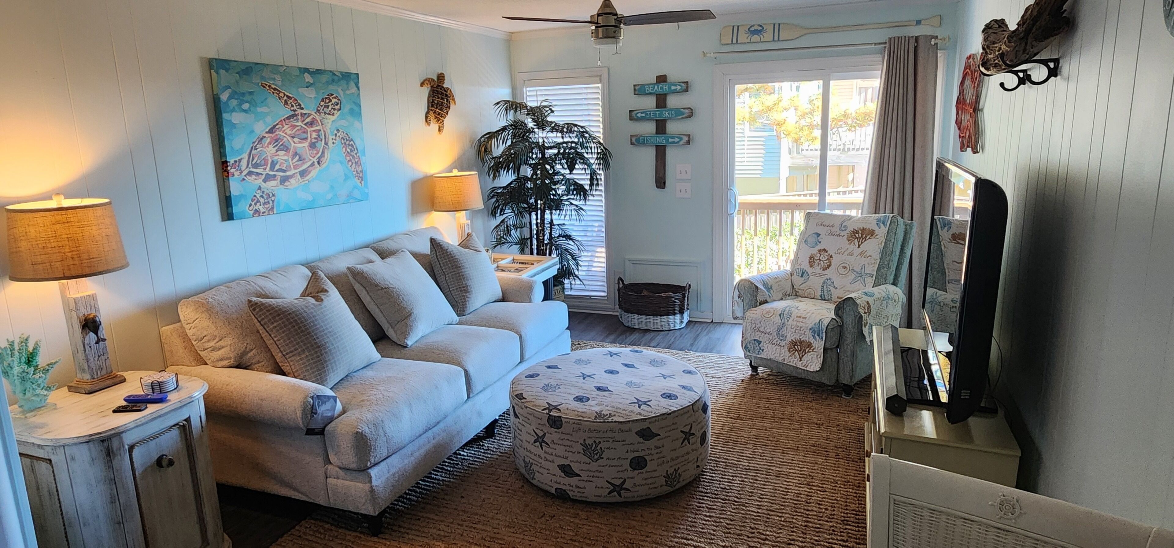 TV, Netflix, Hulu, streaming services