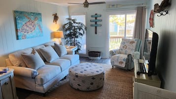 TV, Netflix, Hulu, streaming services