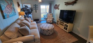 TV, Netflix, Hulu, streaming services - Beach at Your Feet!  2 bdrm, 1.5 bath Oceanfront Condo complex W/beachside Pool (Ocean Isle Beach)