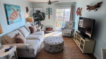 TV, Netflix, Hulu, streaming services