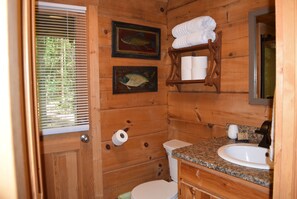 Doccia, asciugacapelli, asciugamani, sapone