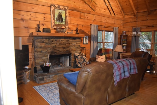 Eristäytynyt-Log Cabin-kaupungin Cashiers-Kuntosali