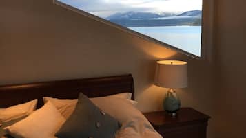 4 slaapkamers, een strijkplank/strijkijzer, reisbedje, wifi