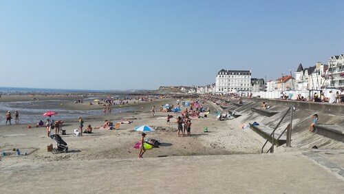 WIMEREUX -Très bel appart à 50 m de la plage, Plein Sud, belle Vue Mer du Balcon