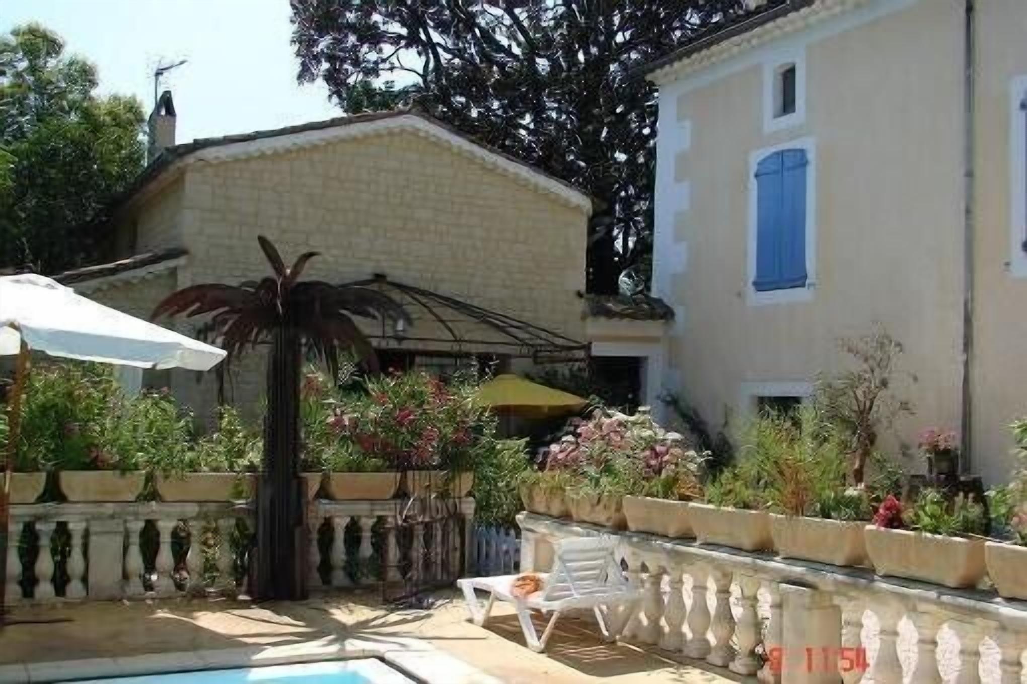 "The gardens of the temple" in Vallon Pont d'Arc with heated pool