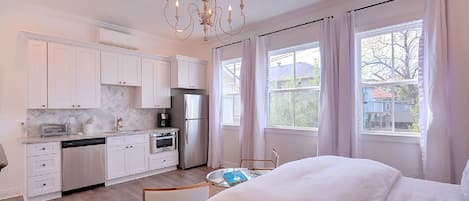 1 chambre, fer et planche Ă  repasser, Wi-Fi gratuit, draps fournis