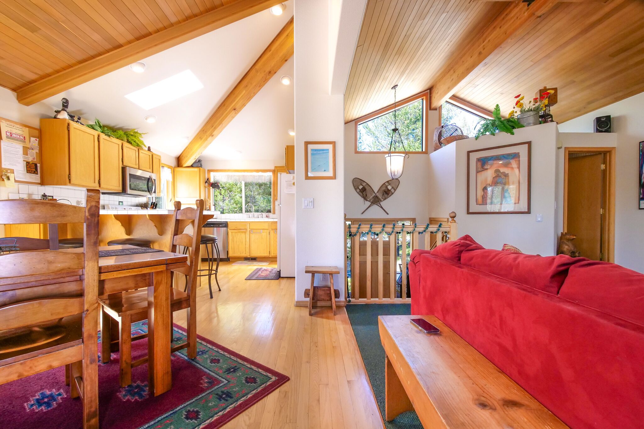 Fort Rock-Wonderful Sunriver Home,3BR-3.5BA- Hot Tub- Wifi-8 SHARC passes