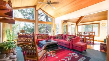 Smart TV, fireplace, DVD player, ping pong