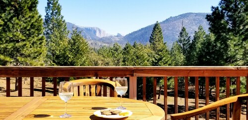 Reservation Never Needed! Private Home with Stunning Half Dome & El Cap Views!