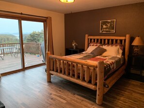 3 slaapkamers, een strijkplank/strijkijzer, gratis wifi, beddengoed