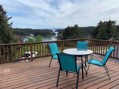 Mountain and ocean view home close to downtown and hiking trails