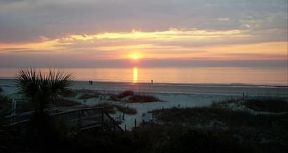 Beautiful! Ocean View 2BR 2BA Villa - Steps from Beach