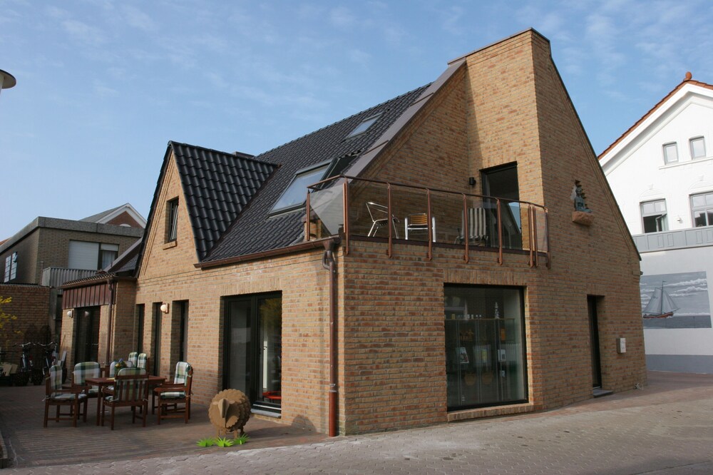 Chic 4-star hotel in the center of Borkum, high standard, close to beach.