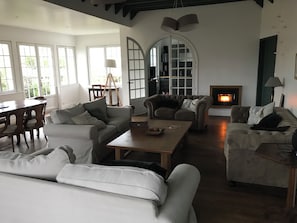 Smart TV, fireplace, ping pong, books - Family villa in Noirmoutier (175 m2, sleeps 11) (Noirmoutier-en-l'Ile)