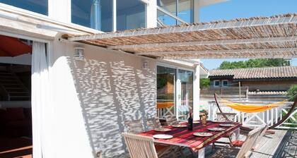 ARCHITECT HOUSE WITH CLASSIC POOL 4 STARS BY PREFECTURE