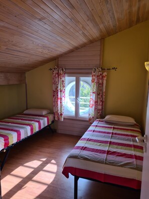4 Schlafzimmer, Bügeleisen/Bügelbrett, WLAN, Bettwäsche