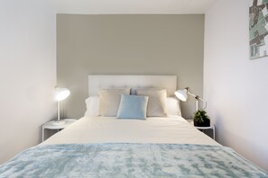 2 habitaciones, caja de seguridad en la habitación y cuna de viaje