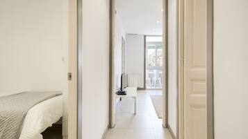 2 habitaciones, caja de seguridad en la habitación y cuna de viaje